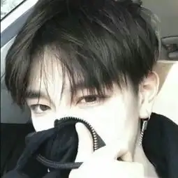 满心伤感颓废的男生高清图片

