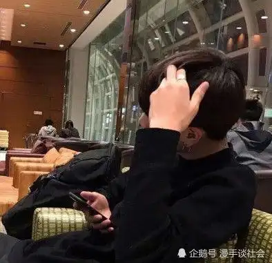 分手后,若前任留下这3个证据,可能还在爱着你
