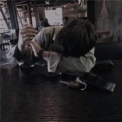 忧郁的男生昵称一个人孤独的走