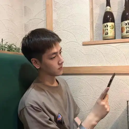 头像又找了一组不错的头像,换上