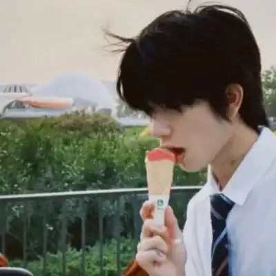 2023最新干净利索男生头像

