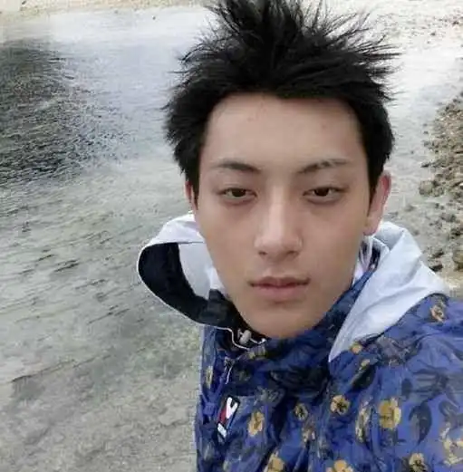 卸妆后的他还是他吗王源是真帅,黄子韬是真搞笑
