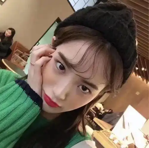 女生头像黯然