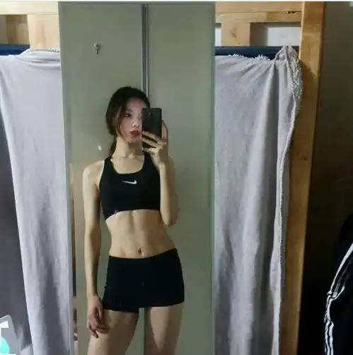 男友劈腿闺蜜,200斤姑娘在朋友圈消失2年,再出现时已成韩国减肥网红鼻祖