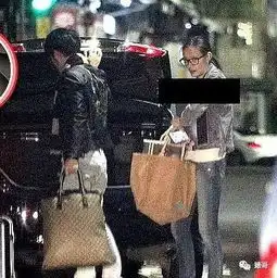 萧淑慎身材傲人,与小15岁男友度假,晒照片秀恩爱,因吸毒从天后变路人,一手好牌被她自己给打烂