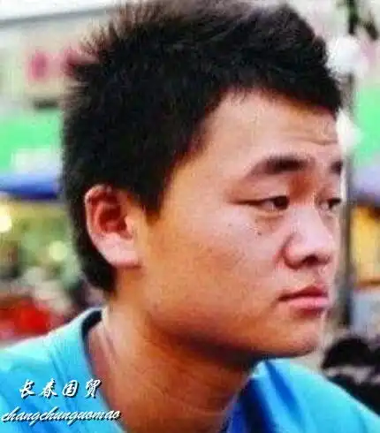 大一新生神似王宝强盘点那些年撞脸宝强的兄弟姐妹