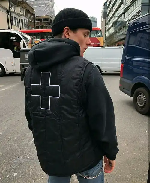 帅气潮流的欧美男生qq头像
