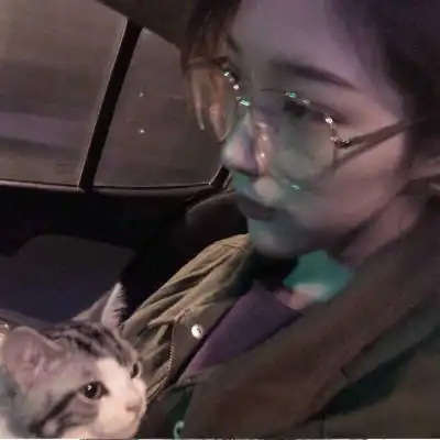 黑暗丧风格女头像哭泣女生哭泣流泪的伤感图片
