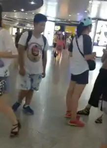 有图有真相男子地铁站伸咸猪手连摸5女孩
