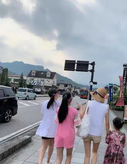 马伊琍晒照为小女儿庆生素颜白皙透亮如逆龄,8岁女儿似文章