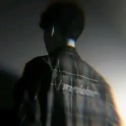 背影伤感男生头像
