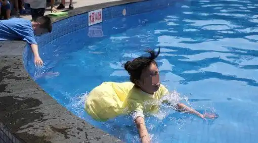 4名15岁少年溺亡悲剧4个家庭支离破碎,为何溺水事件频发