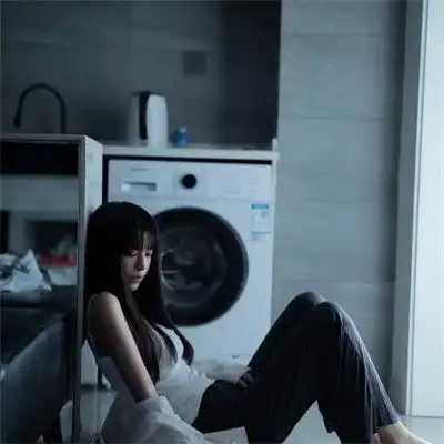 伤感到哭头像真人女,高级emo伤感头像
