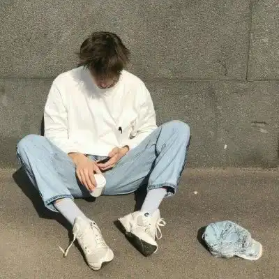 男生假装爱你的3种表现,中一个,就要当心了