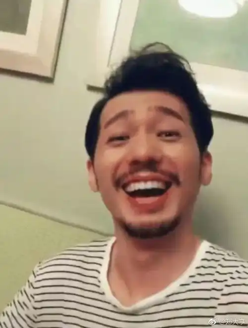 当代男明星自拍谁最丑辣眼睛哈哈哈哈哈