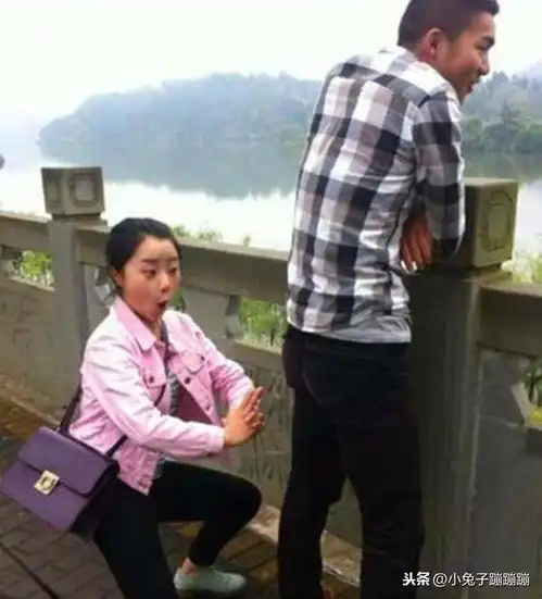 舍友穿了我的衣服后,我就再也撑不起来了有点自卑哈哈哈
