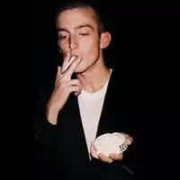 欧美男生头像ins风高清街头微信头像图片大全
