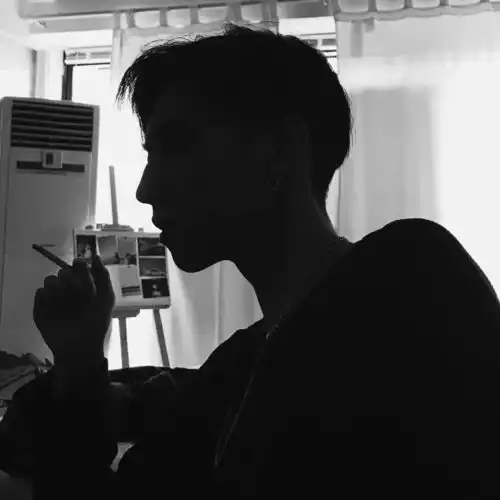 wan情侣头像一心一意
