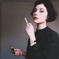 头像女短发复古街拍微信头像图片大全
