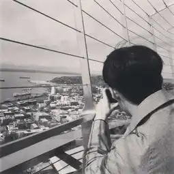 男生头像伤感忧郁的黑白头

