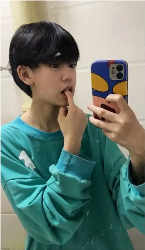 现实版的原来是美男啊付佳源