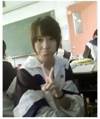 最美校服女生pk名校校花清纯妩媚你爱哪款

