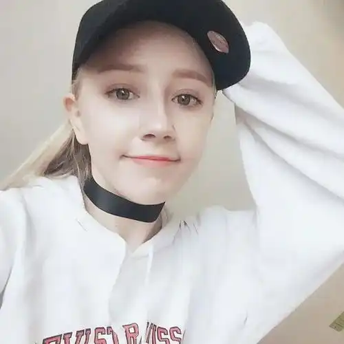 丹麦天使现状交东南亚男友,颜值差距大到如美女与野兽
