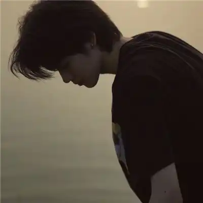 少年感男头亦是此间少年
