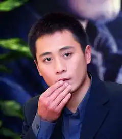 男生小平头发型图片平头帅哥也很迷人