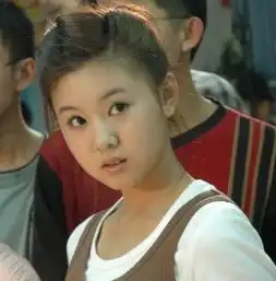 她15岁就出道,与初恋男友结婚12年,今靠1岁的儿子大火