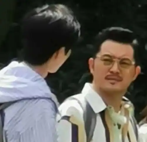 男星们无意间露额头,暴露真实发际线,连王一博白敬亭都没能幸免