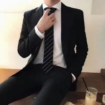 真正意义上的职业套装应该是什么样子
