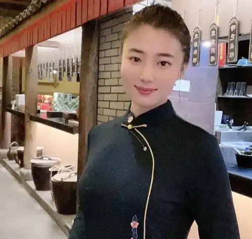24岁网红直播谎称单身,传惨遭男友杀害,哥哥为救人受重伤