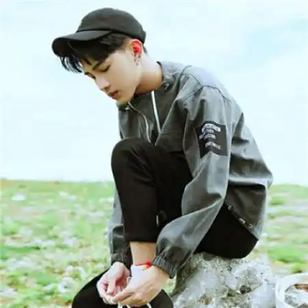 小清新男生头像冷酷帅气,追求爱情这绝对的给力
