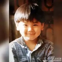 鹿晗9年前留学照曝光宋仲基彭于晏胡歌霍建华男星童年照谁更好看