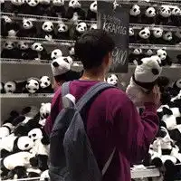傻傻的望着远方不回头真人头像男生帅气背影图片
