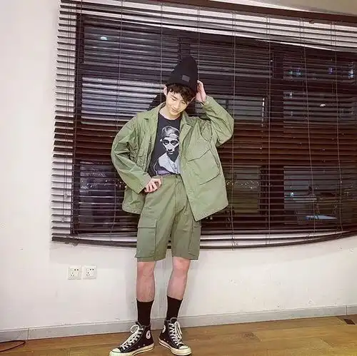 白敬亭自觉不帅,3亿网友在线反驳脸不要给我
