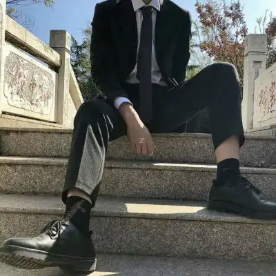 男生头像成熟帅气适合稳重男生微信头像
