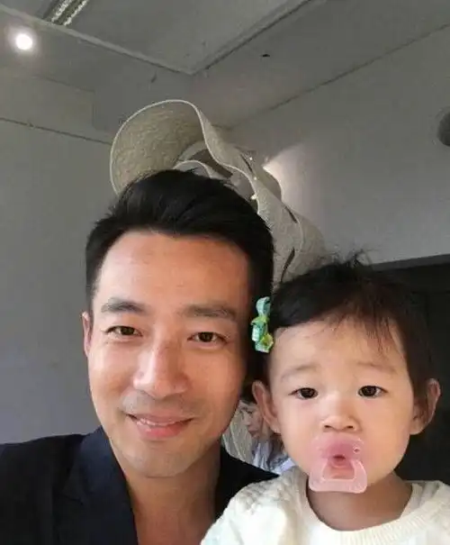 大s和汪小菲4岁女儿玥儿近照