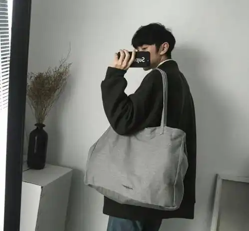 能让女生倒追的三种男生,舔狗没戏,最受欢迎还是第一种
