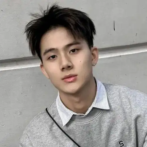 男生秋冬别乱剪发型,剪这3款帅气有型,尽显潮男气质
