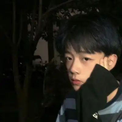 冷酷头像男,近在咫尺却又遥不可及的男人