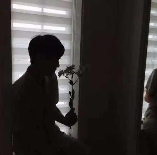 头像男生帅气背影高清
