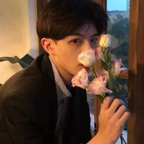 男头喜欢自己比喜欢世界更重要

