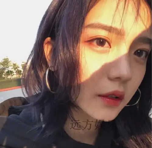 初中班里的人气女王,都有这3个共同点,学会一样你就赢了
