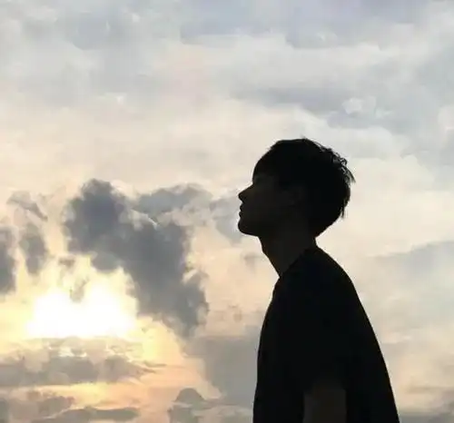 奶奶病危把我托付给陌生男人,可刚领完证,新婚丈夫就消失了
