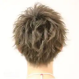 二十岁左右男生烫什么发型好看