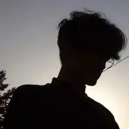 头像因为没有一见钟情的皮囊,也没有日渐生情的耐心
