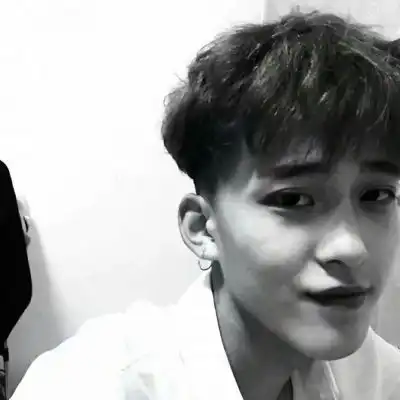 陈情高冷霸气男头发光不是太男生头像我要个性网

