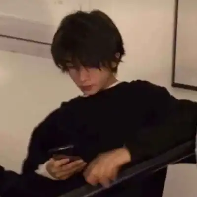 真人男头.记不清了只记得他眼男生头像我要个性网
